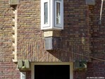 Detail gevel boven de voordeur van het trappenhuis.
<br/>
Gert-Jan Lobbes, 2020